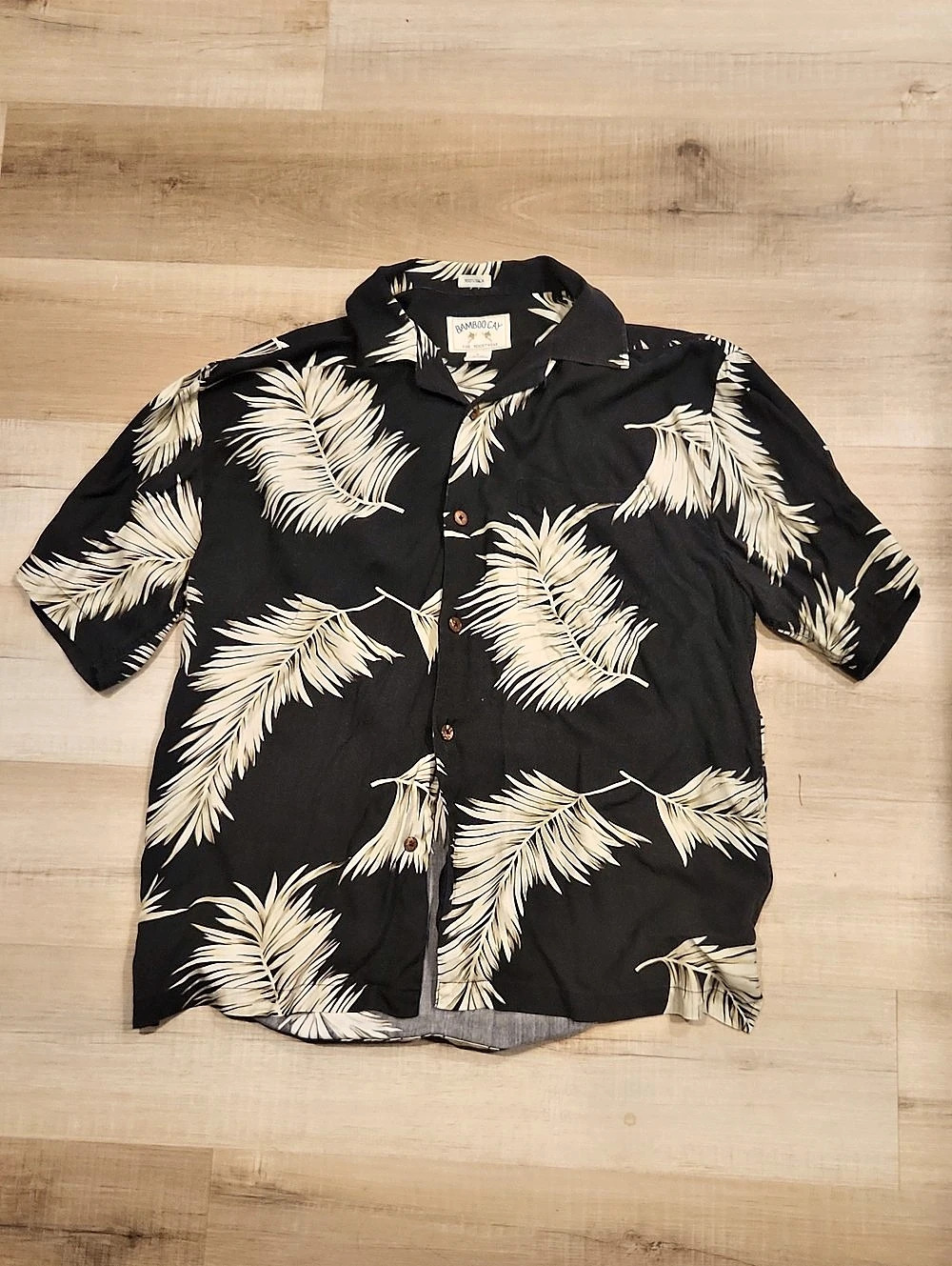 Bamboo Cay Fine Resort Wear Floral Silk Button Down Size Large Like New